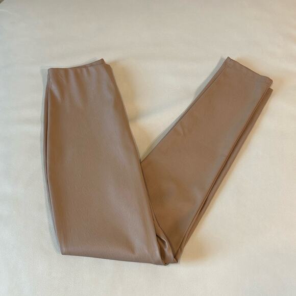 Missguided Faux Leather Pants - Picture 5 of 8